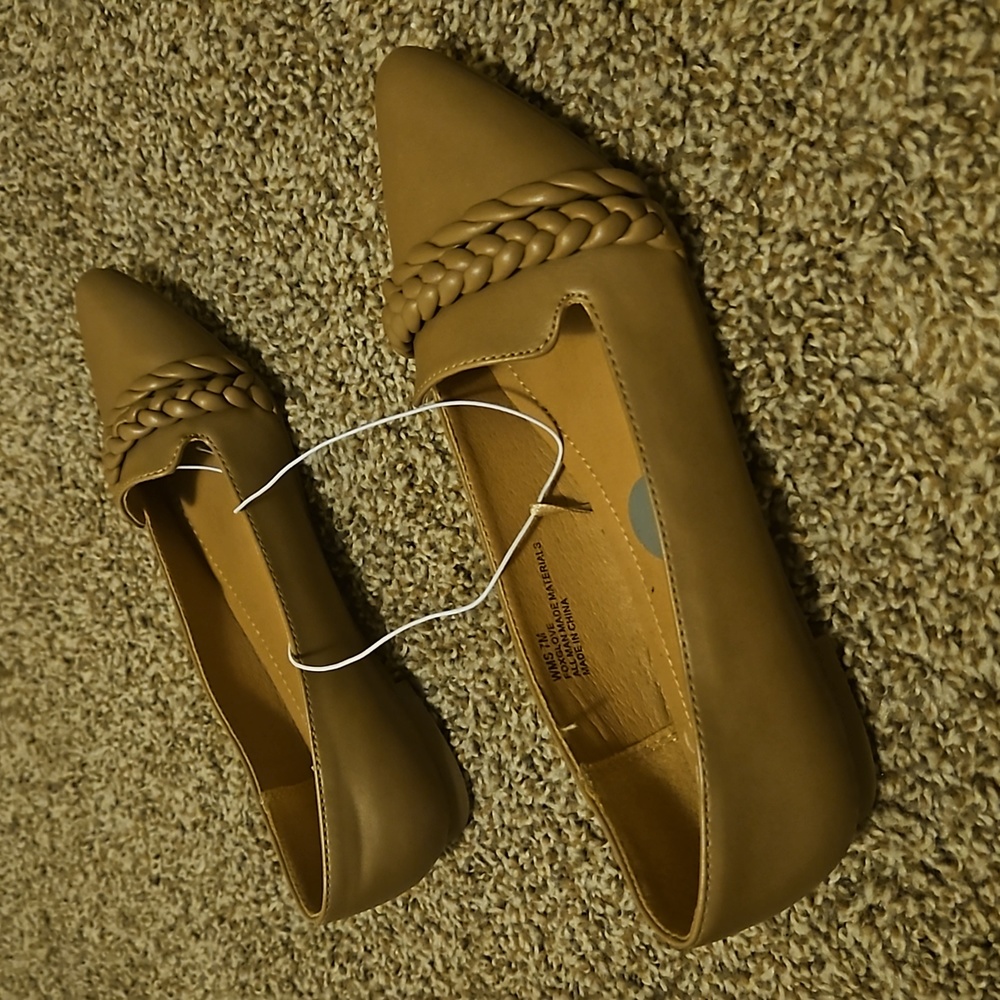 Shoes - Picture 3 of 4
